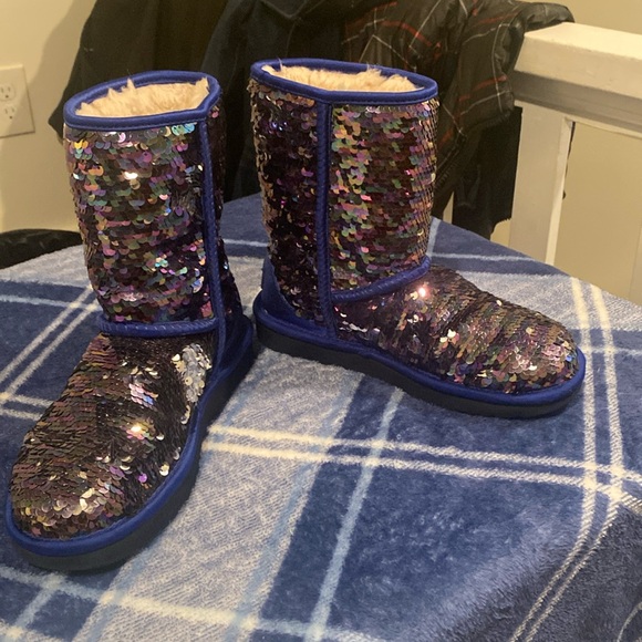 Uggs Metalic Blue Sequin Short Shearling Boots Sz 6 - Picture 14 of 15